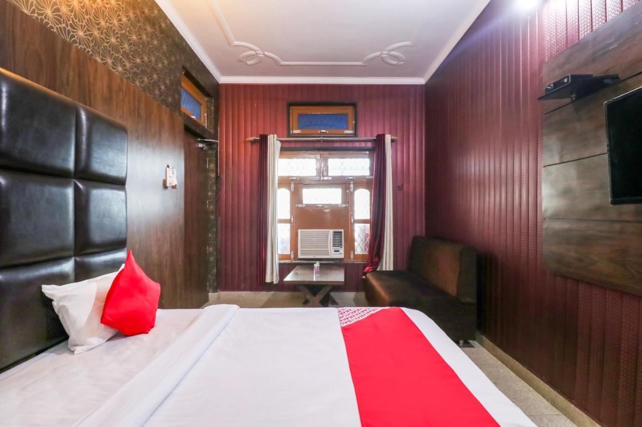 Oyo 6908 Hotel Royal City Āzamgarh Eksteriør billede