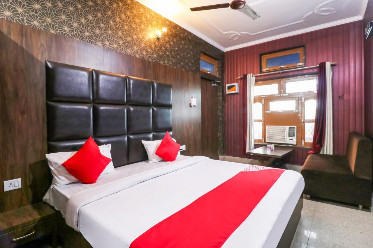 Oyo 6908 Hotel Royal City Āzamgarh Eksteriør billede