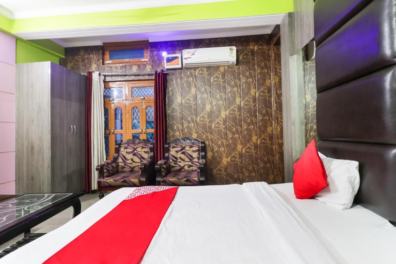 Oyo 6908 Hotel Royal City Āzamgarh Værelse billede