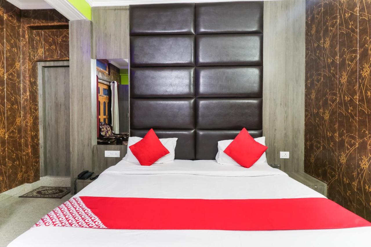 Oyo 6908 Hotel Royal City Āzamgarh Værelse billede