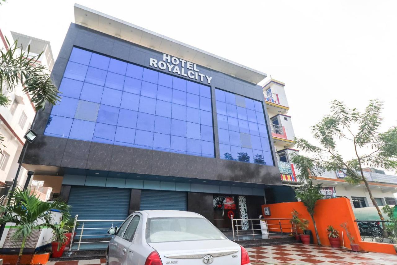 Oyo 6908 Hotel Royal City Āzamgarh Eksteriør billede